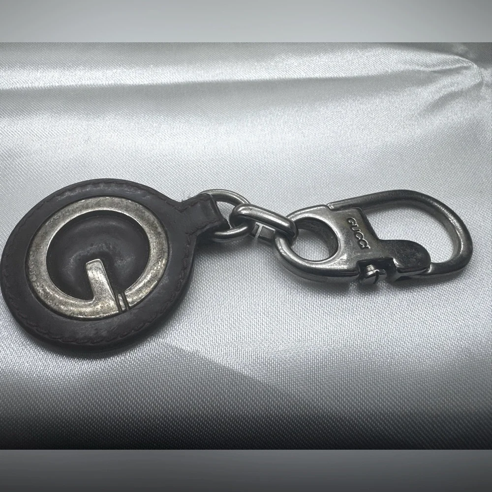 Gucci Keychain Leather Circle Logo Bag Charm Silver Clasp Rare 90s Y2K Vintage